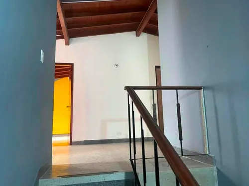 Casa En Venta En Laureles. Cod V10342