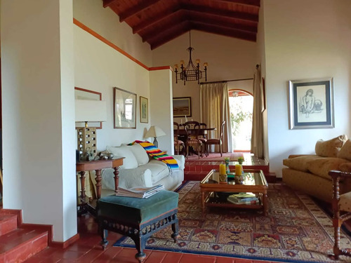Hermosa Parcela Condominio (93861)