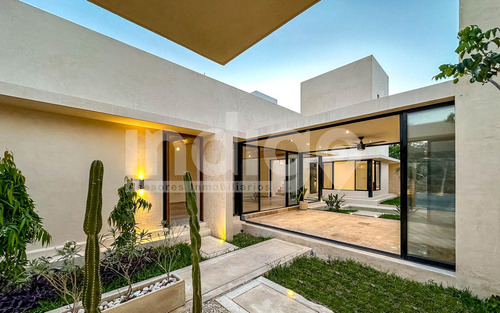 Casa En Venta En Mérida Modelo Nearoma En Privada Xcanatún
