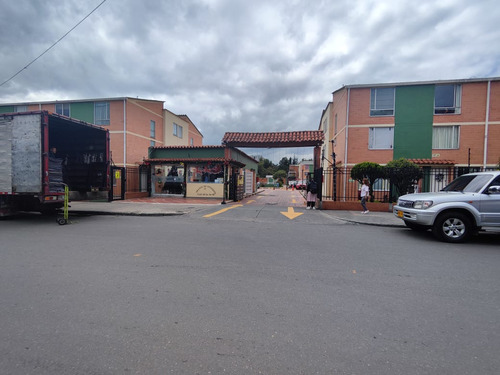  Hermosa Casa En Suba, Bogotá Colombia (13485517189)