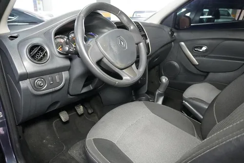 Renault Logan 1.6 Privilege / Intens