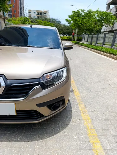 Renault Logan 1.6 Expression / Life +
