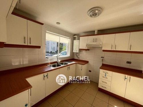 Se Arrienda Impecable Casa En Condominio Sector Poniente