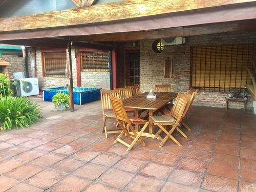 Imagen 3 de 10 de Casa 3 Amb/ En Venta/ Isidro Casanova