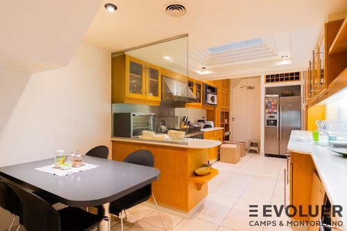 Casa En Alquiler Con Jardin Y Pileta En Barrio Parque