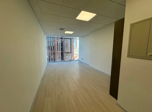 Arriendo!! Oficina 32mt2 Planta Libre, 1 Estacionamiento Sub