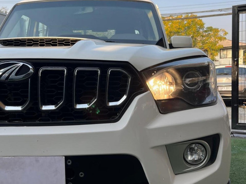 Mahindra Pik Up Pick Up refresh DC 4X2 MT FULL