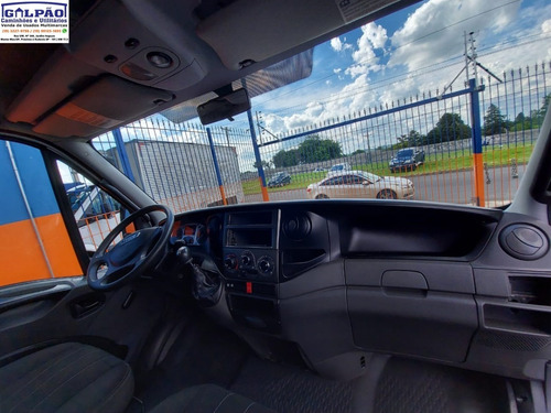 Iveco Daily 35s14 Baú - (2014)