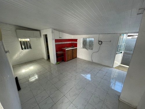 Imagen 2 de 12 de Alquiler Casa 1 Dormitorio - Solymar