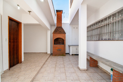 Imagem 6 de 28 de Excelente Casa 250m², 3 Dormitórios, 1 Suíte, 4 Banheiros No Total, Churrasqueira, Portão Eletrônico E Quintal. - Sp - So0942_sales