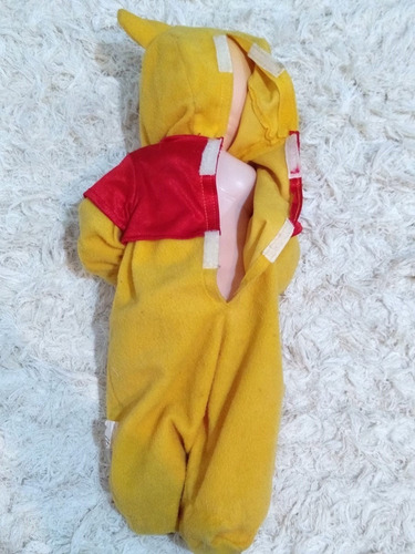 Imagen 3 de 3 de Bebe Bebote Muñeca Juguete Nena Comamadera Ropa Winnie Pooh