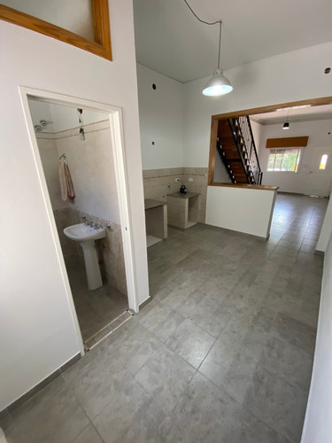 Imagen 10 de 19 de Excelente Duplex De 3 Ambientes. Reciclado A Nuevo