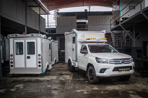 Imagen 4 de 21 de Ambulancia Rural Toyota Hilux 2.4 Mt 4x4 - 2022 Nueva