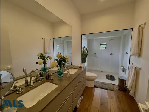 Hermosa Casa En El Retiro De Un Solo nivel(mls#253251)