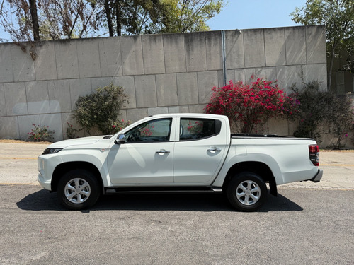 Mitsubishi L200 2.4 Cd Glx 4X4 Mt