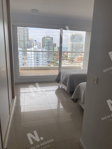 Imagen 14 de 27 de A Pasos Del Conrad, Torre De Categoría - Punta Del Este Mansa