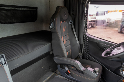 Mb Axor 2036 4x2 Ñé Volvo Fm 370 Fh 400 Fh 420 Toco Fh440 Fh