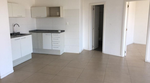 Imagen 6 de 11 de Alquiler Y Venta De Apto Con Vista Al Rio