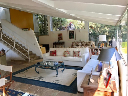 Casa 4 Dormitórios, Sendo 2 Suites, 4 Vagas, Lareira, Jardim, Piscina, No Jardim Guedala. - 10356