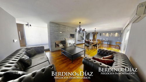 Espectacular Residencia Minimalista Con Amplio Parque A Metros De La Mansa- Ref: 539