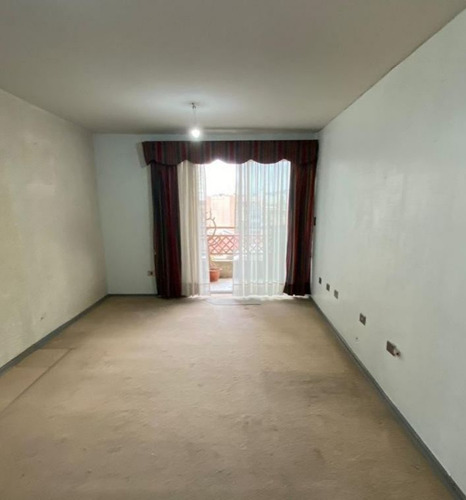 Departamento En Venta De 2 Dorm. En Centro De Concepción