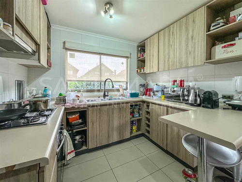 Casa En Venta De 3 Dorm. En Concepción