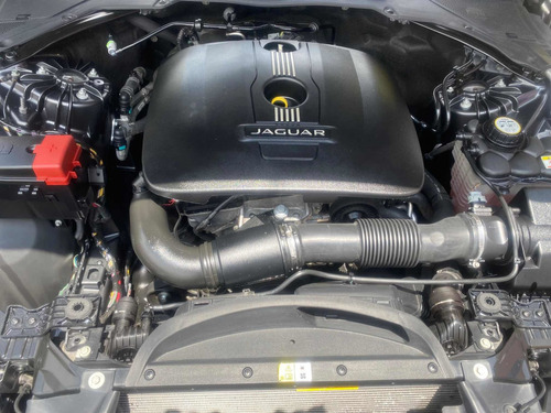 Imagen 10 de 15 de Jaguar Xe 2016 2.0 R-sport At