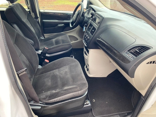 Imagen 11 de 15 de Dodge Grand Caravan 2018 3.7 Se At