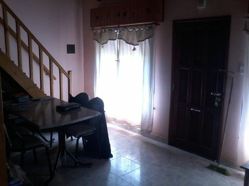 Casa En Venta - 3 Dormitorios 1 Baño - 110mts2 - Bahia Blanca