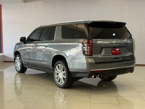 Chevrolet Suburban 6.2 V8 High Country At