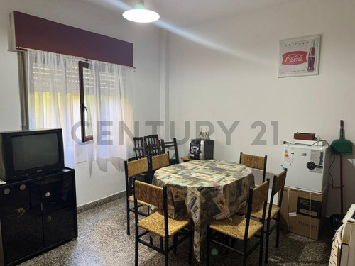 Departamento En Venta De 1 Dormitorio Cerca Del Mar San Clemente