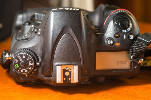 Nikon D600 Full Frame, Com Grip, Apenas 26k Clicks!