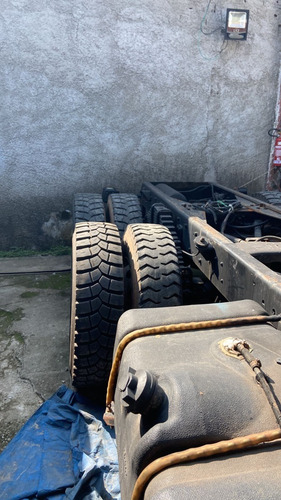 Imagem 4 de 25 de Ford Cargo 6332 2011/11 6x4 Chassis