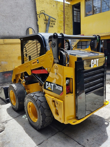 Imagen 6 de 15 de Minicargador Caterpillar 242d Año 2016