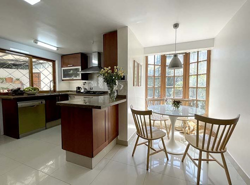 Casa En Venta En Lo Barnechea