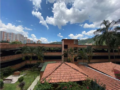 Apartamento En Venta Los Colores, Medellín