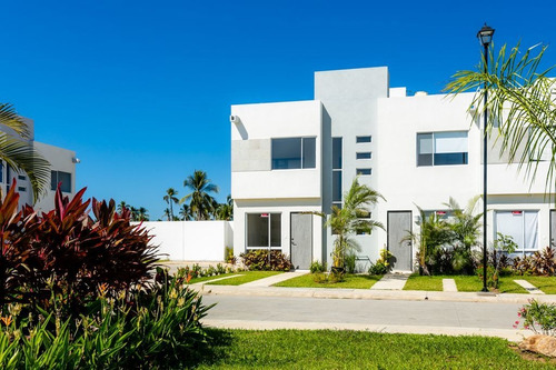 Casa En Venta En Acapulco, Puerta Al Sol, Zona Diamante, Barra Vieja, Alberca Y Club De Playa, 3 Recámaras 1½ Baños