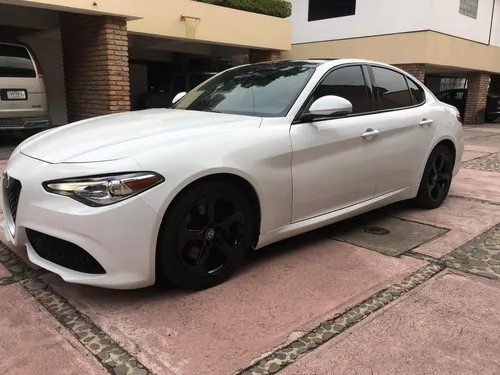 Alfa Romeo Giulia 2.0 Ti At