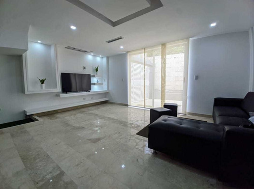 Imagen 9 de 20 de Mary Castro Vende Town House En Rincon Mañongo