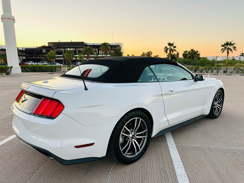 Ford Mustang CONVERTIBLE 4 CILINDROS TURBO