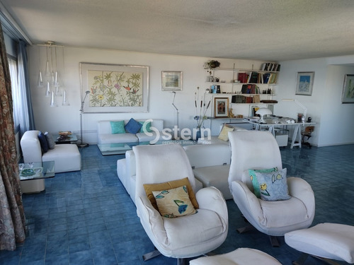 Venta Apartamento 3 Dormitorios Y Dependencia, Playa Mansa, Punta Del Este- Ref: 190