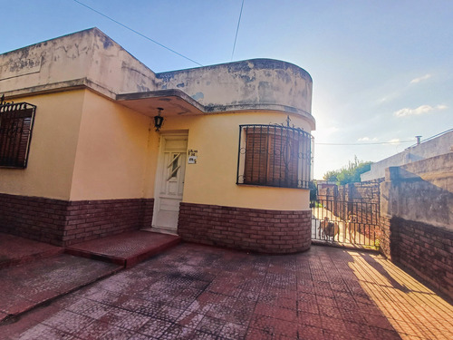 Vendo Casa En Barrio Escuela - Rio Tercero