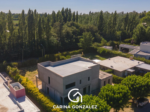 Casa En Barrio Santa Rita, Plottier