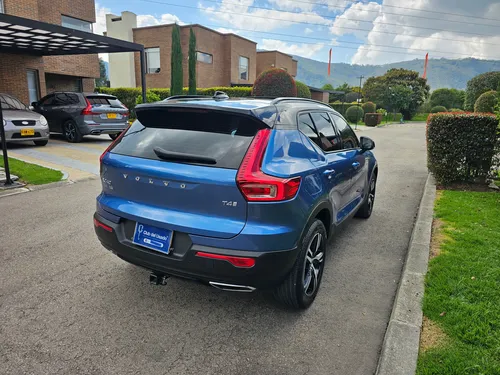 Volvo XC40 2.0 T4 R-Design