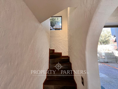 Espectacular Casa Mediterranea En Condominio Conso...