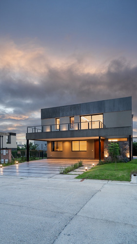 Casa En Venta Premium Alto Verde 3