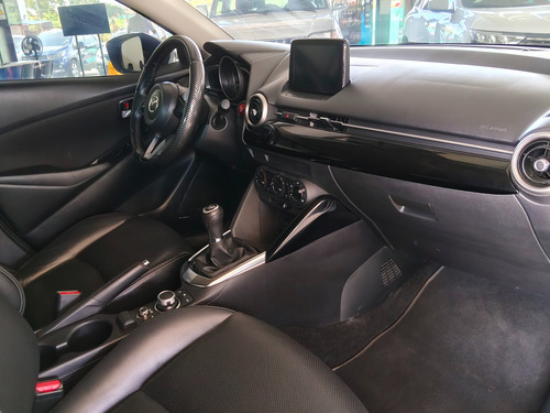 Mazda 2 1.5 Touring Sedan