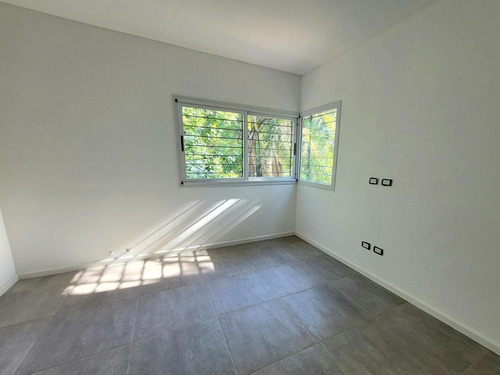 Casa En Venta 3 Dormitorios En Funes - Gobernador Vera Y Saldias