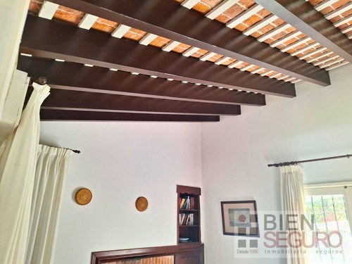 Muy Buena Casa En San Rafael, A 600 Metros De Playa Brava. Punta Del Este