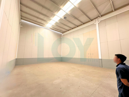 Bodega En Arriendo 290m2 Metro Los Libertadores. Quilicura